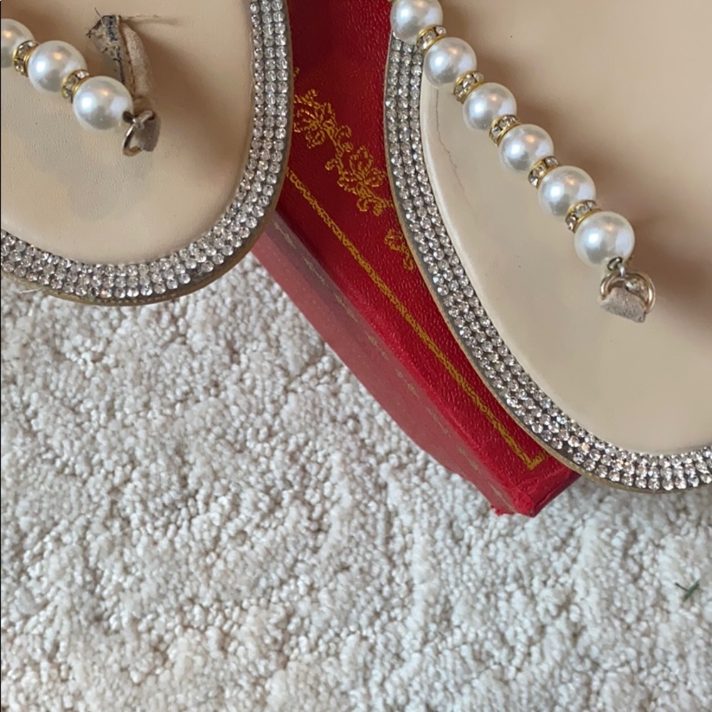 pearl rhinestone sandals - Picture 9 of 9